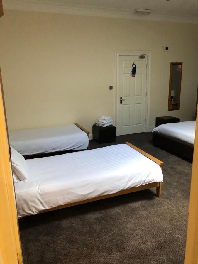 Oyo Douglas Hotel Kilmarnock Bagian luar foto