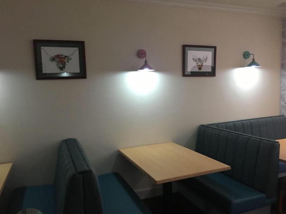 Oyo Douglas Hotel Kilmarnock Bagian luar foto
