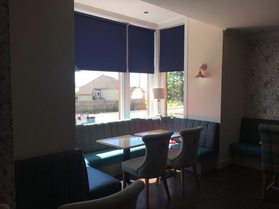 Oyo Douglas Hotel Kilmarnock Bagian luar foto