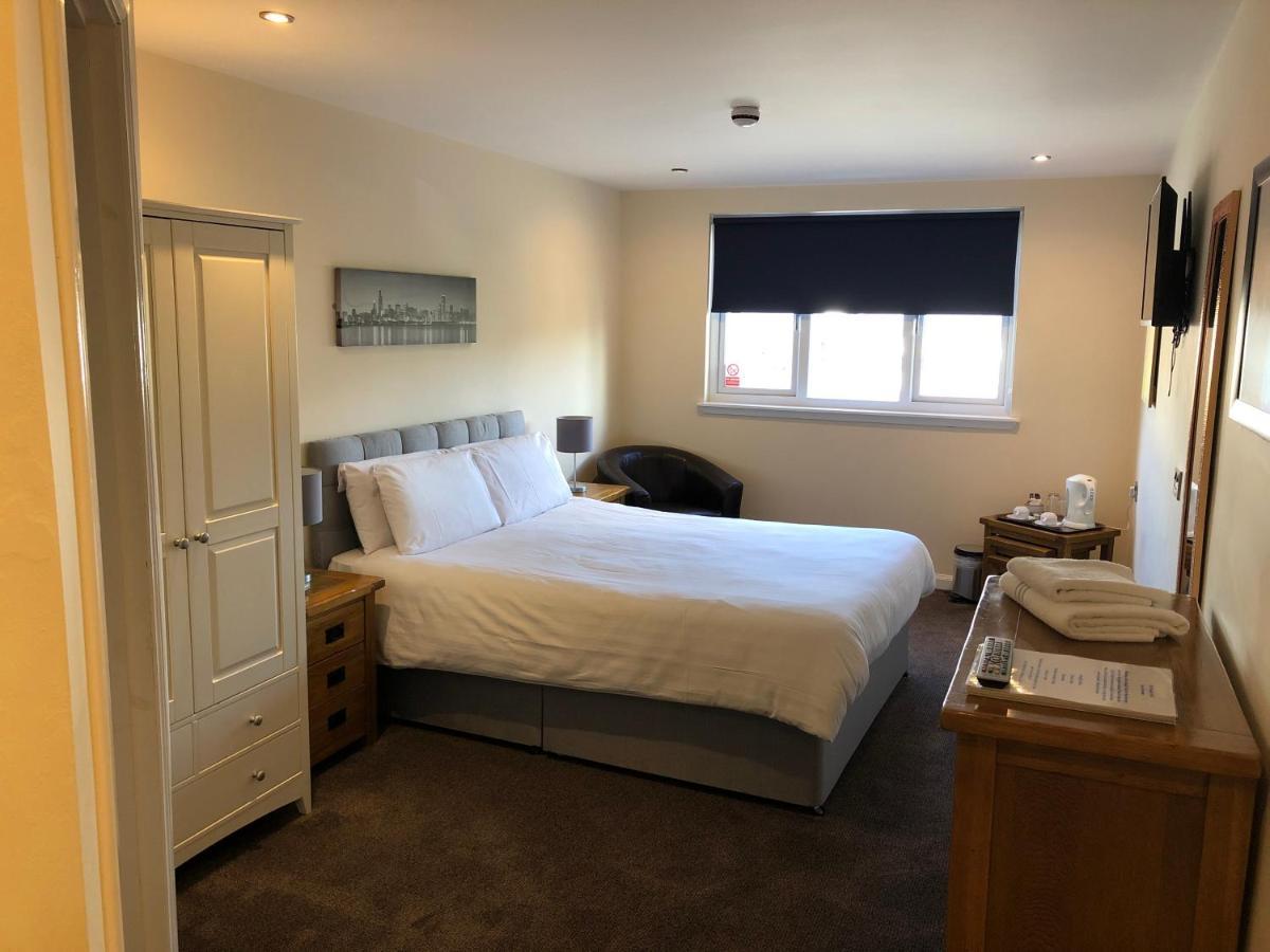 Oyo Douglas Hotel Kilmarnock Bagian luar foto