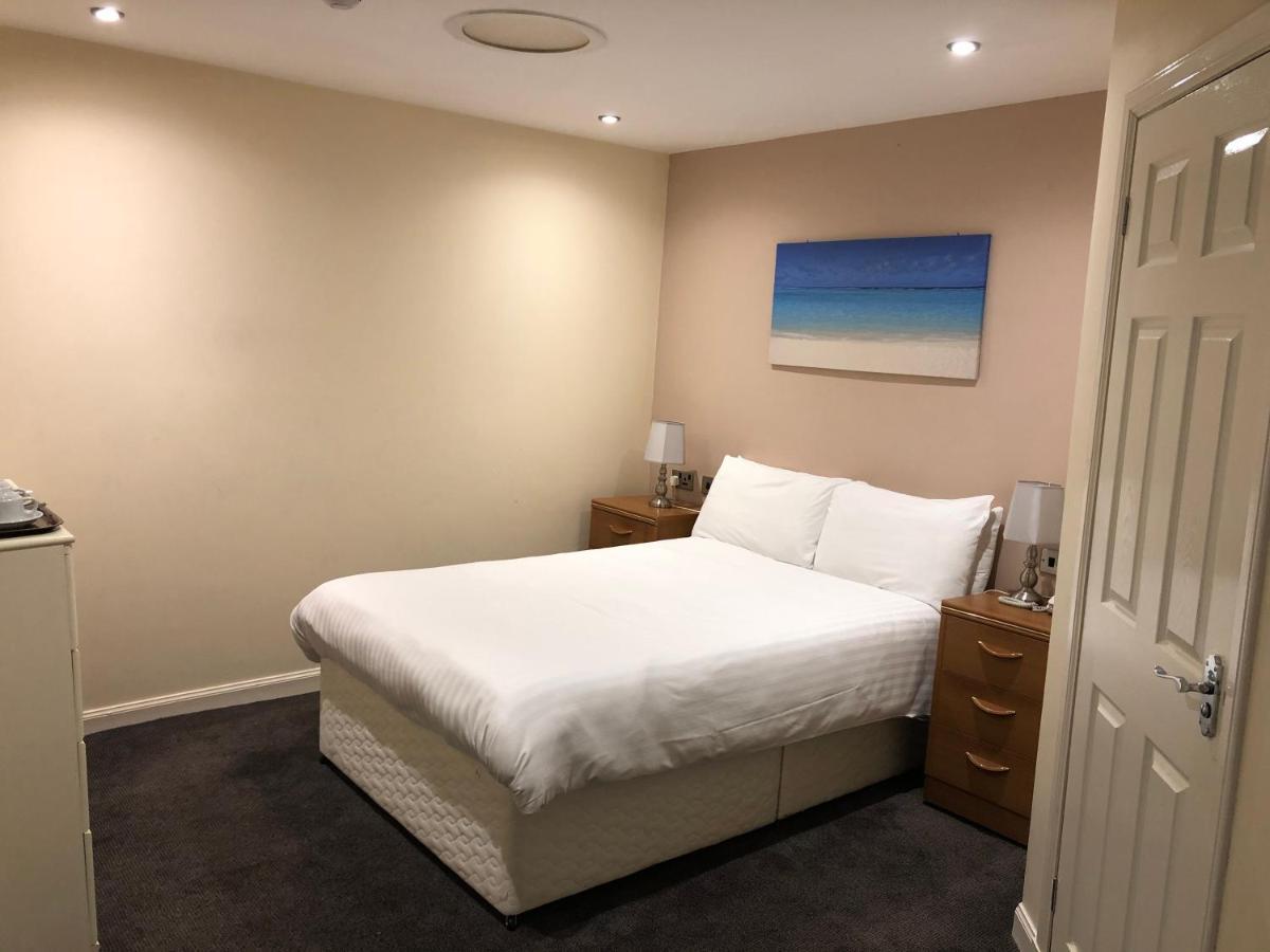 Oyo Douglas Hotel Kilmarnock Bagian luar foto