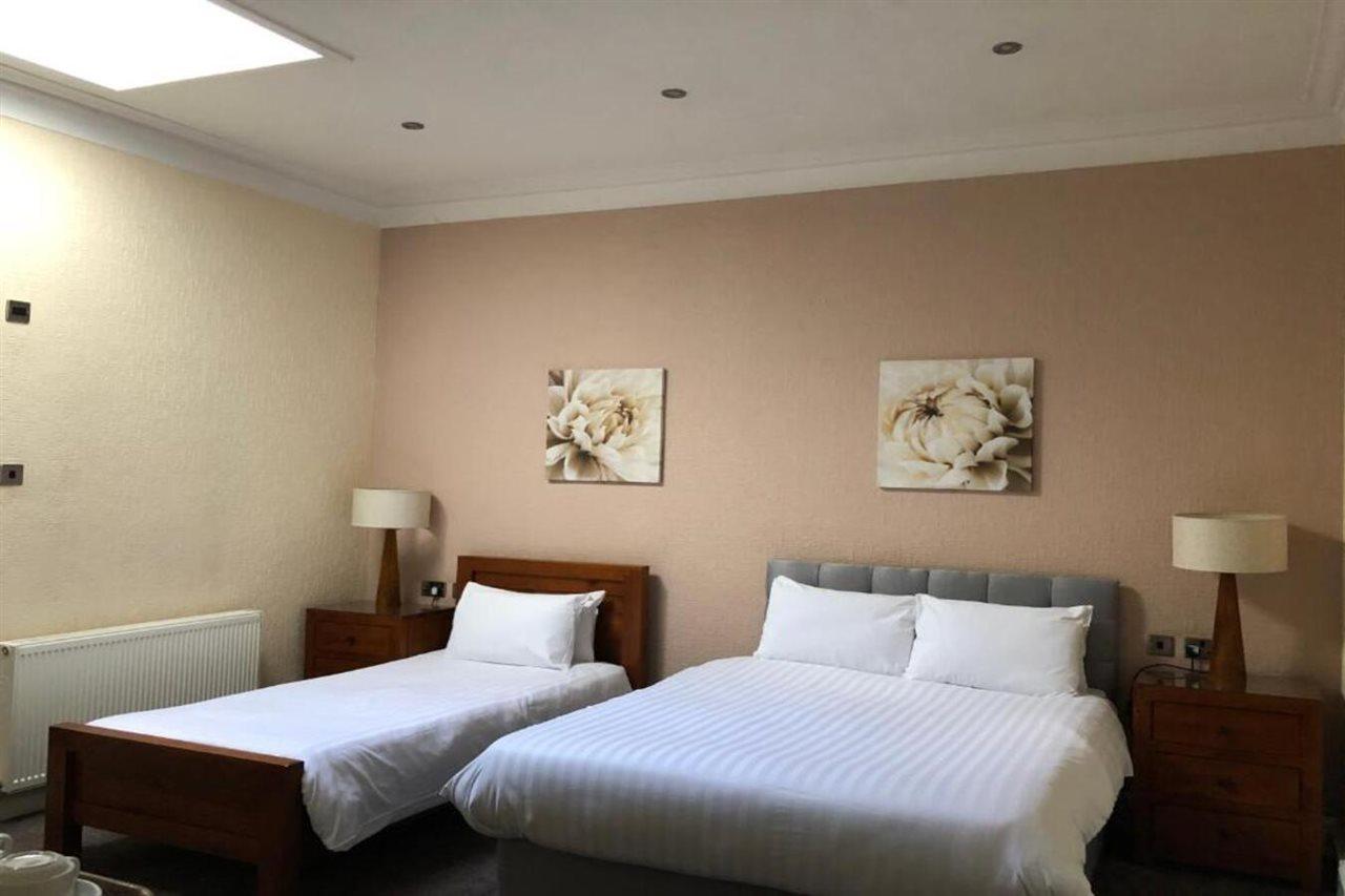Oyo Douglas Hotel Kilmarnock Bagian luar foto