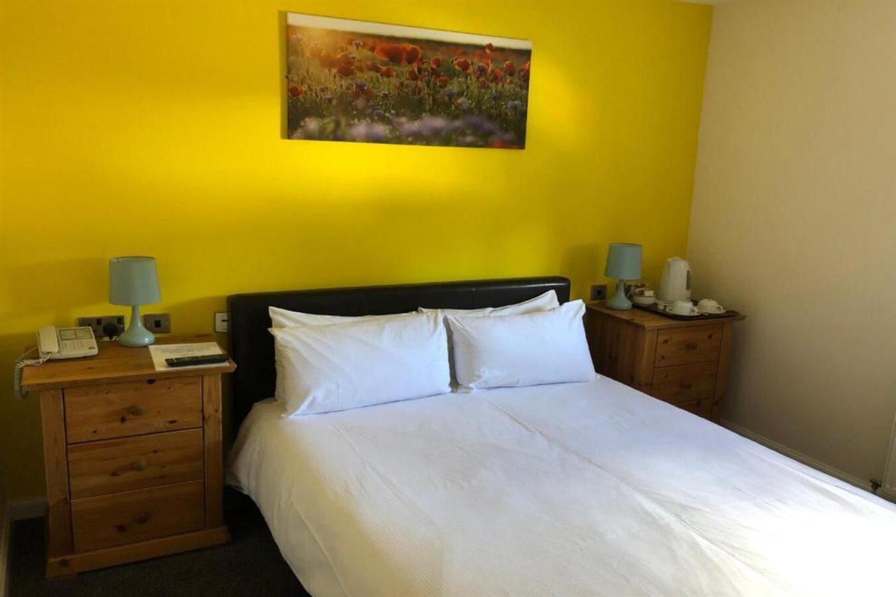 Oyo Douglas Hotel Kilmarnock Bagian luar foto