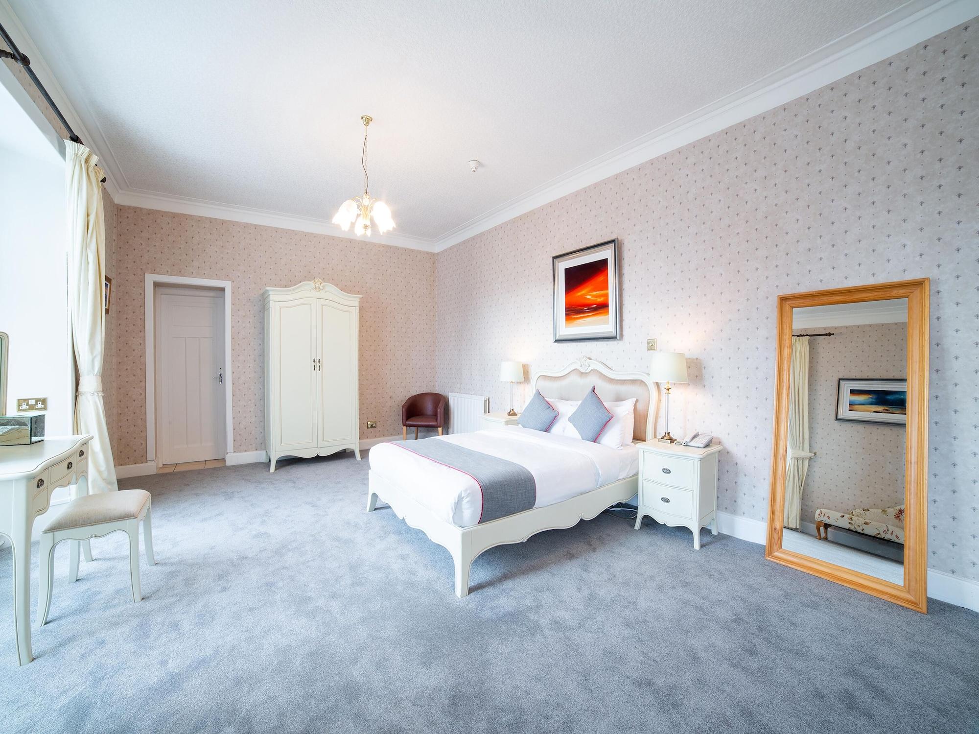 Oyo Douglas Hotel Kilmarnock Bagian luar foto