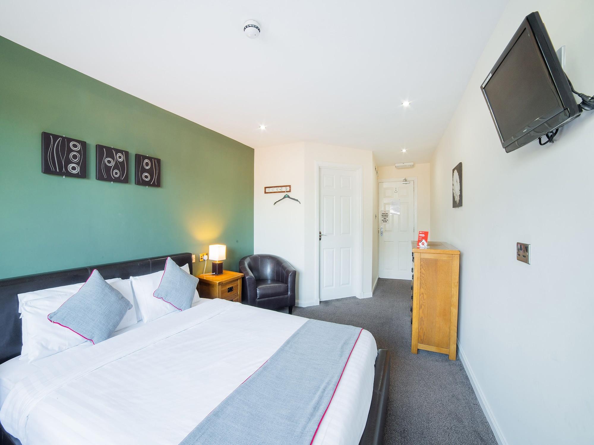 Oyo Douglas Hotel Kilmarnock Bagian luar foto