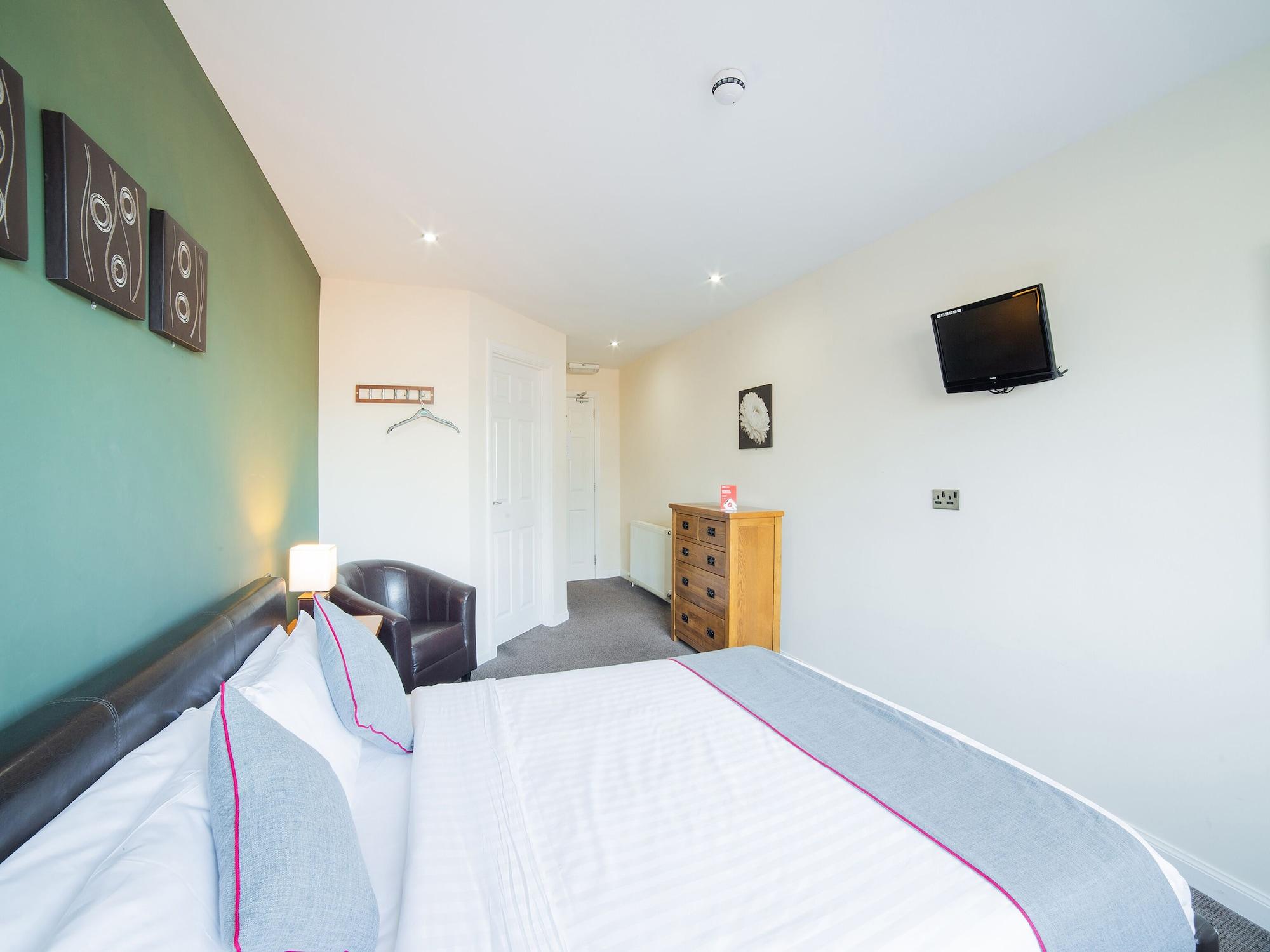 Oyo Douglas Hotel Kilmarnock Bagian luar foto
