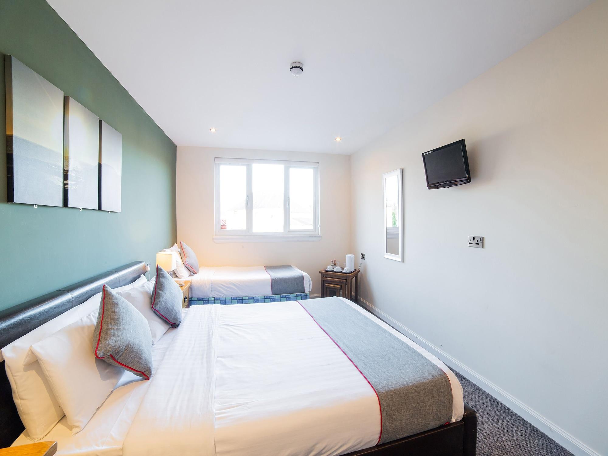 Oyo Douglas Hotel Kilmarnock Bagian luar foto