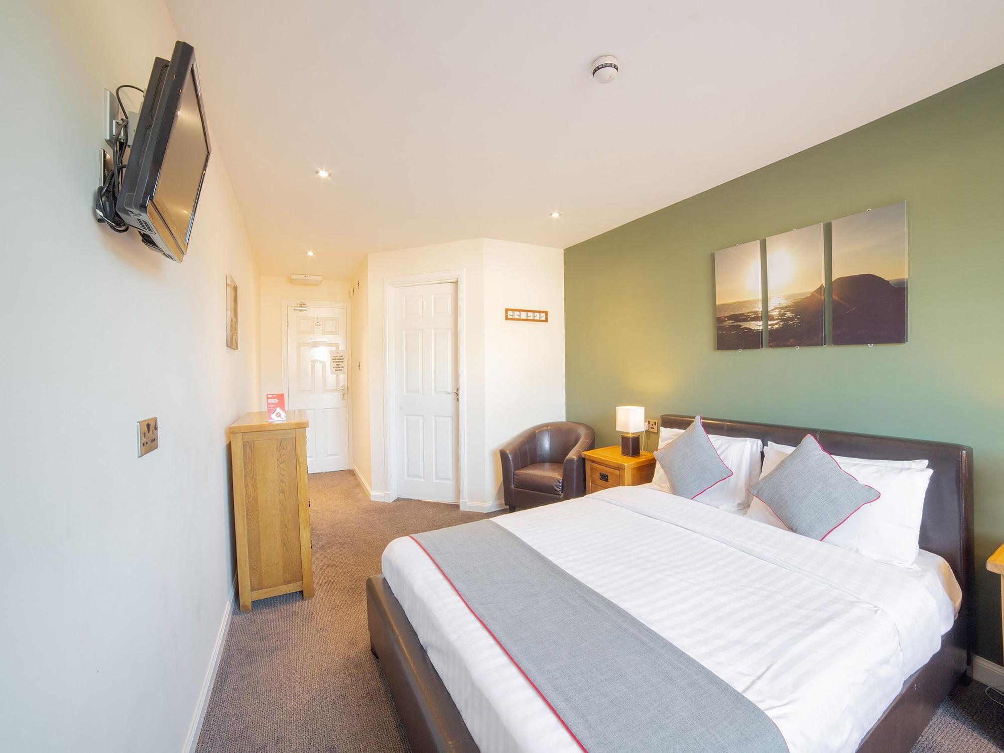Oyo Douglas Hotel Kilmarnock Bagian luar foto