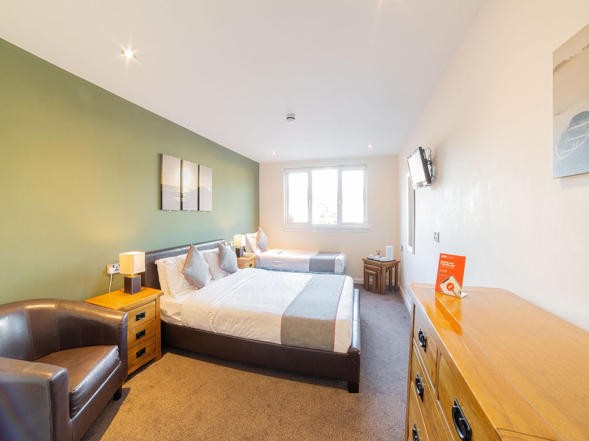 Oyo Douglas Hotel Kilmarnock Bagian luar foto