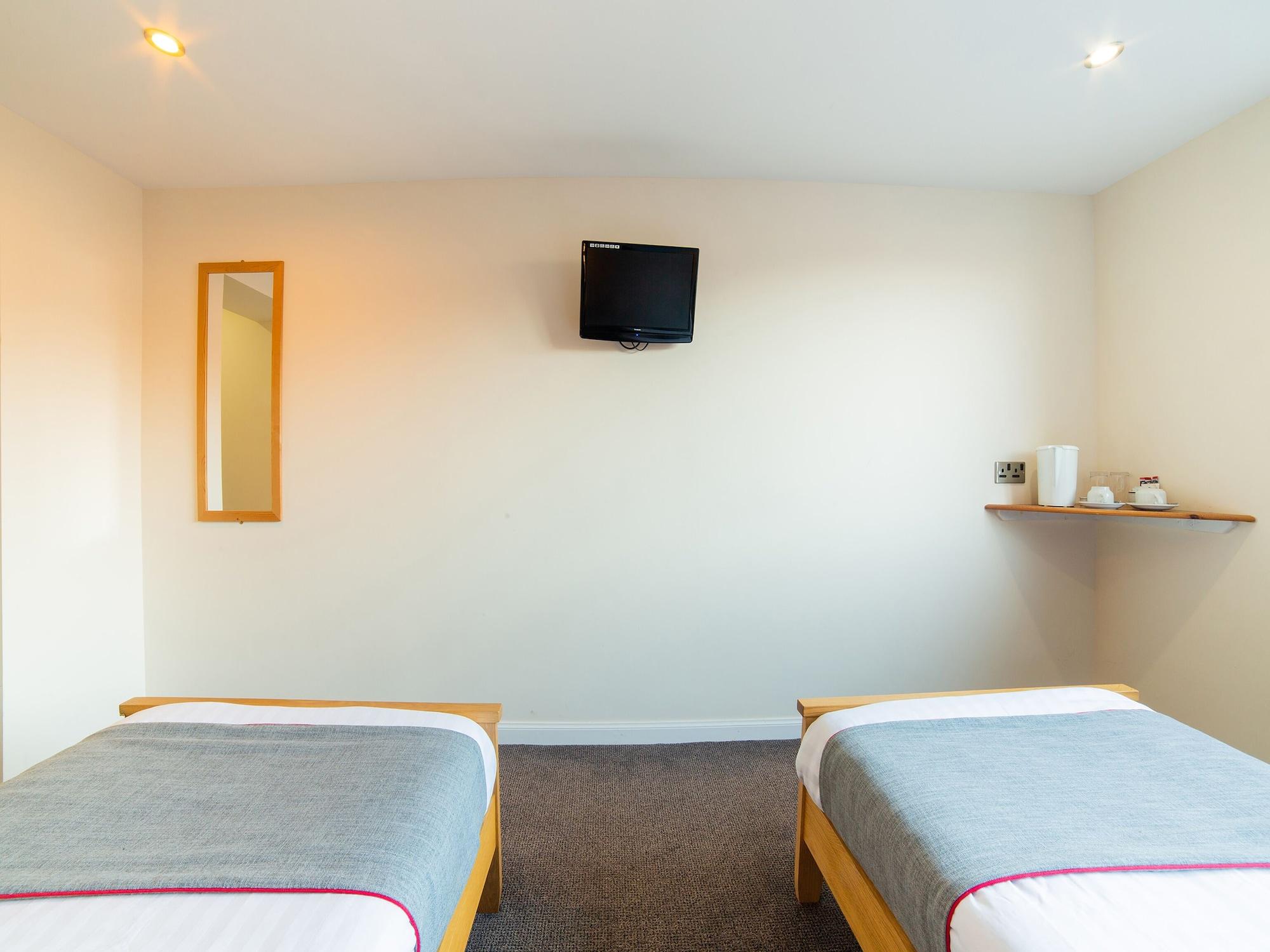 Oyo Douglas Hotel Kilmarnock Bagian luar foto