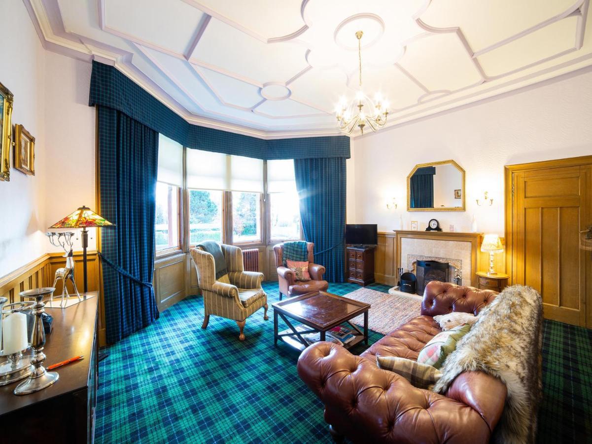 Oyo Douglas Hotel Kilmarnock Bagian luar foto