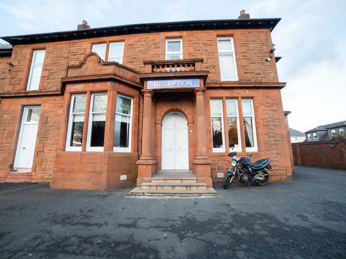 Oyo Douglas Hotel Kilmarnock Bagian luar foto