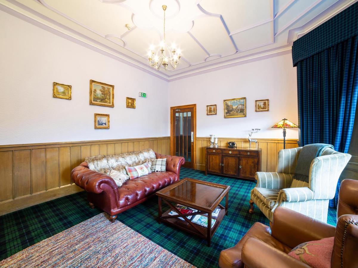 Oyo Douglas Hotel Kilmarnock Bagian luar foto
