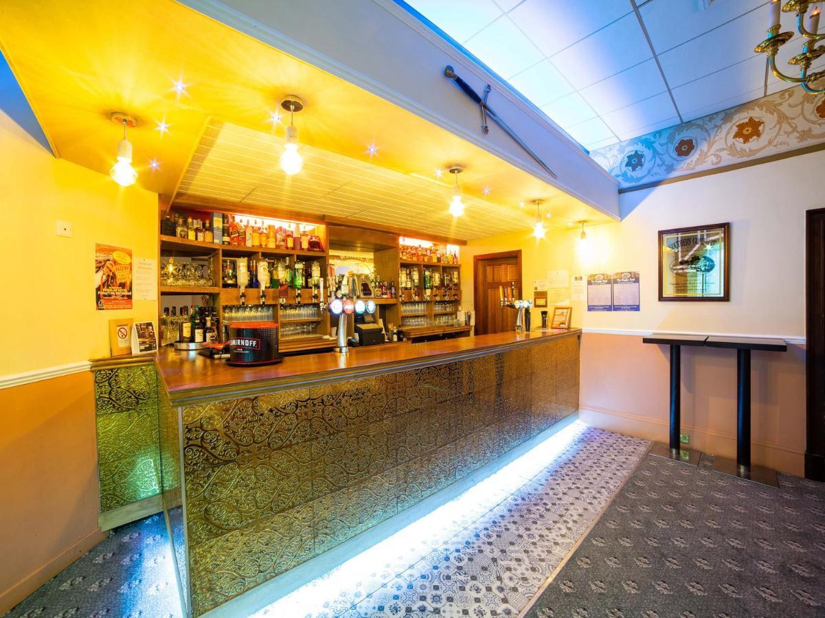 Oyo Douglas Hotel Kilmarnock Bagian luar foto