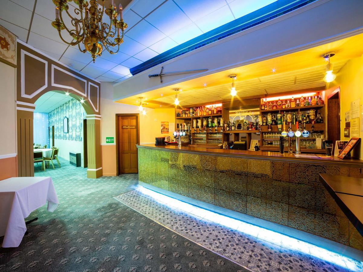 Oyo Douglas Hotel Kilmarnock Bagian luar foto