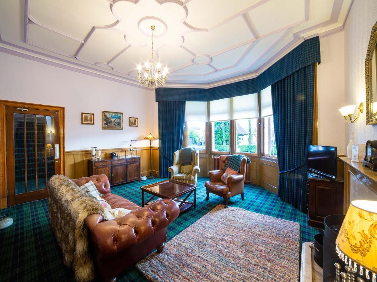 Oyo Douglas Hotel Kilmarnock Bagian luar foto